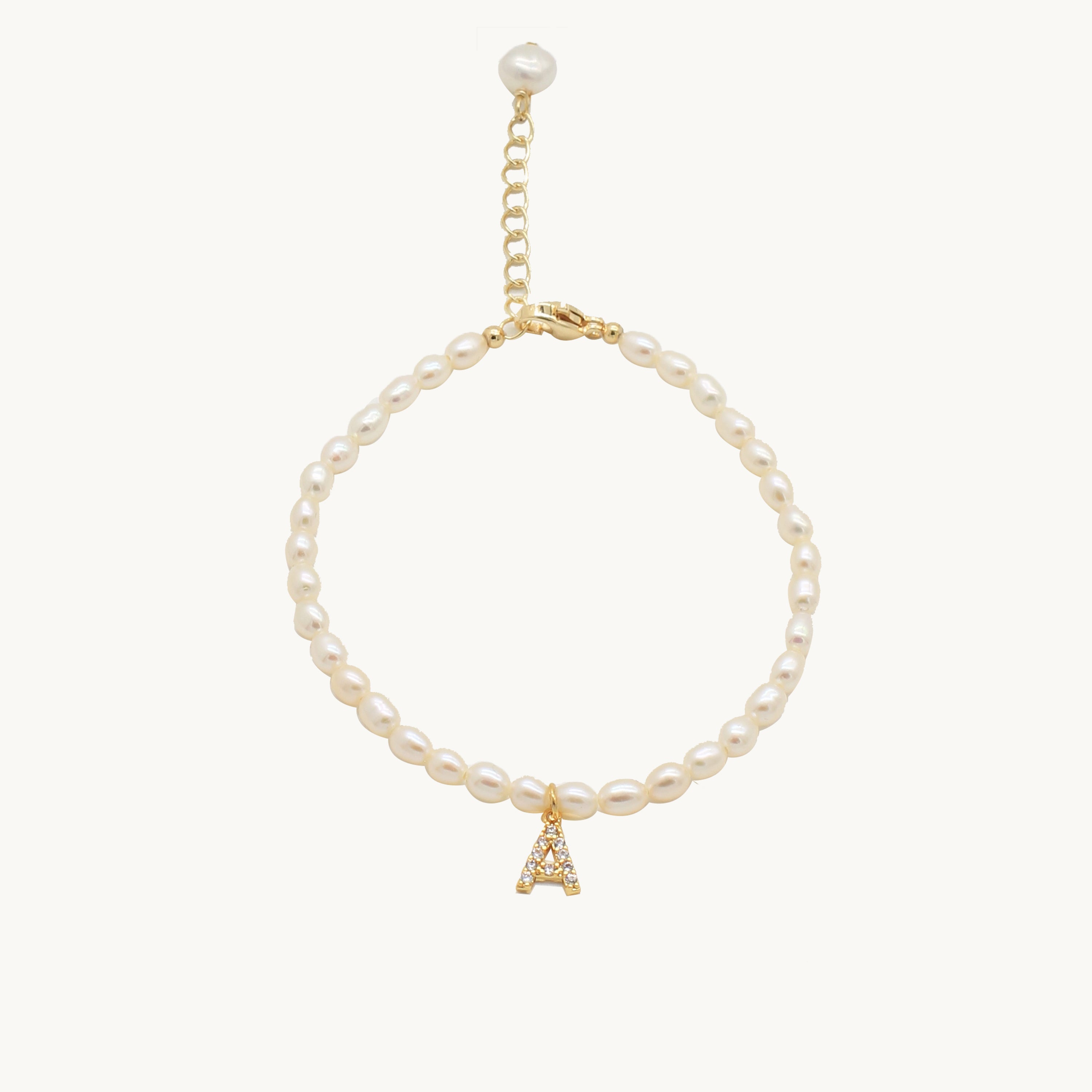 aegis-personalised-pearl-bracelet-diamond-alphabet