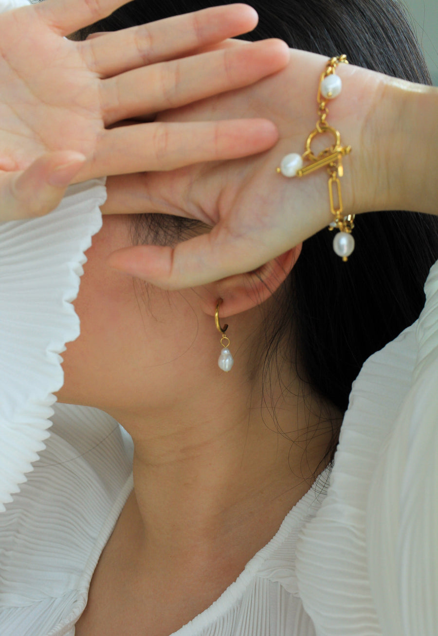 Casta Baroque Pearl Earrings